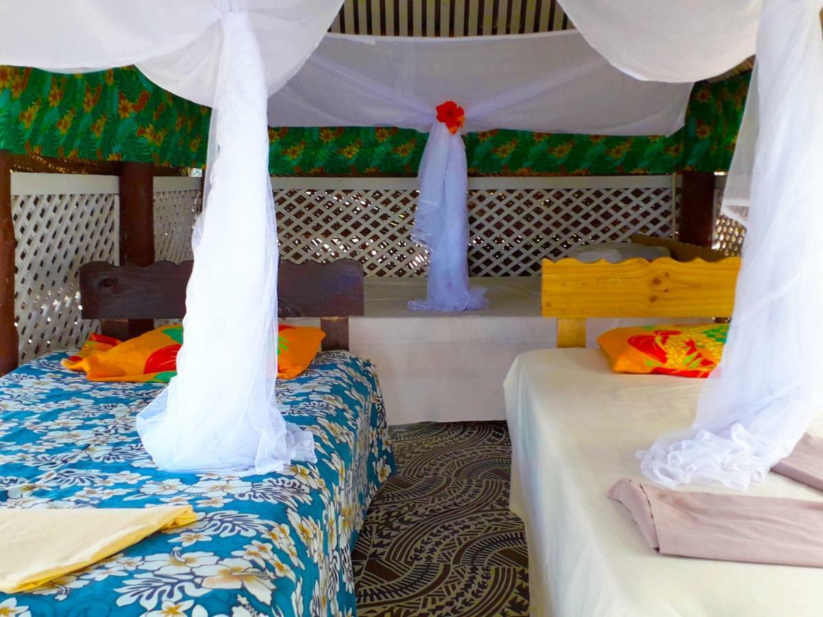 Vacation Beach Fales Hotel Manase Esterno foto