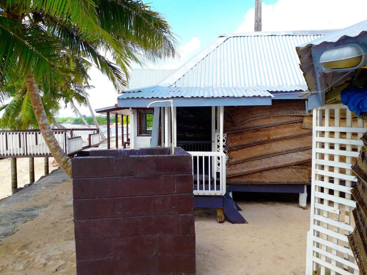 Vacation Beach Fales Hotel Manase Esterno foto