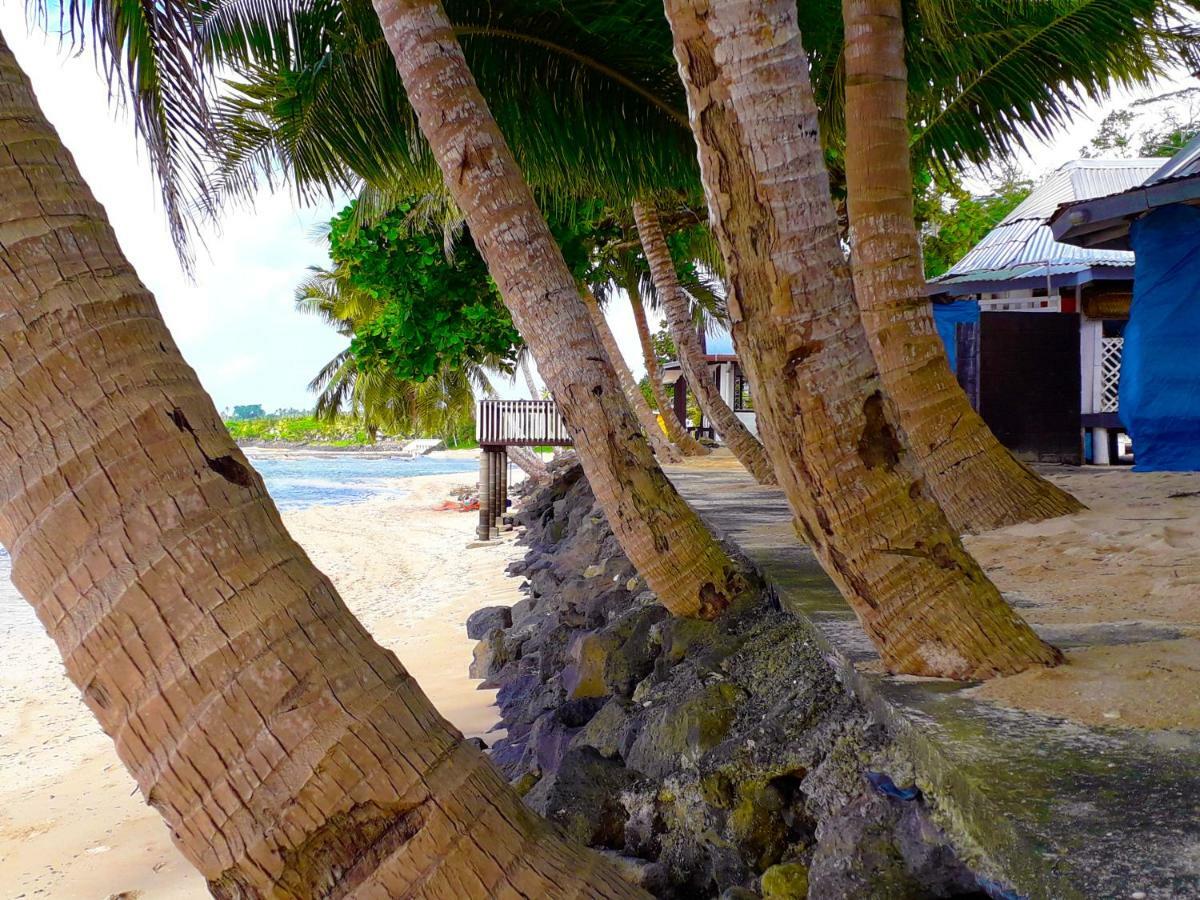 Vacation Beach Fales Hotel Manase Esterno foto