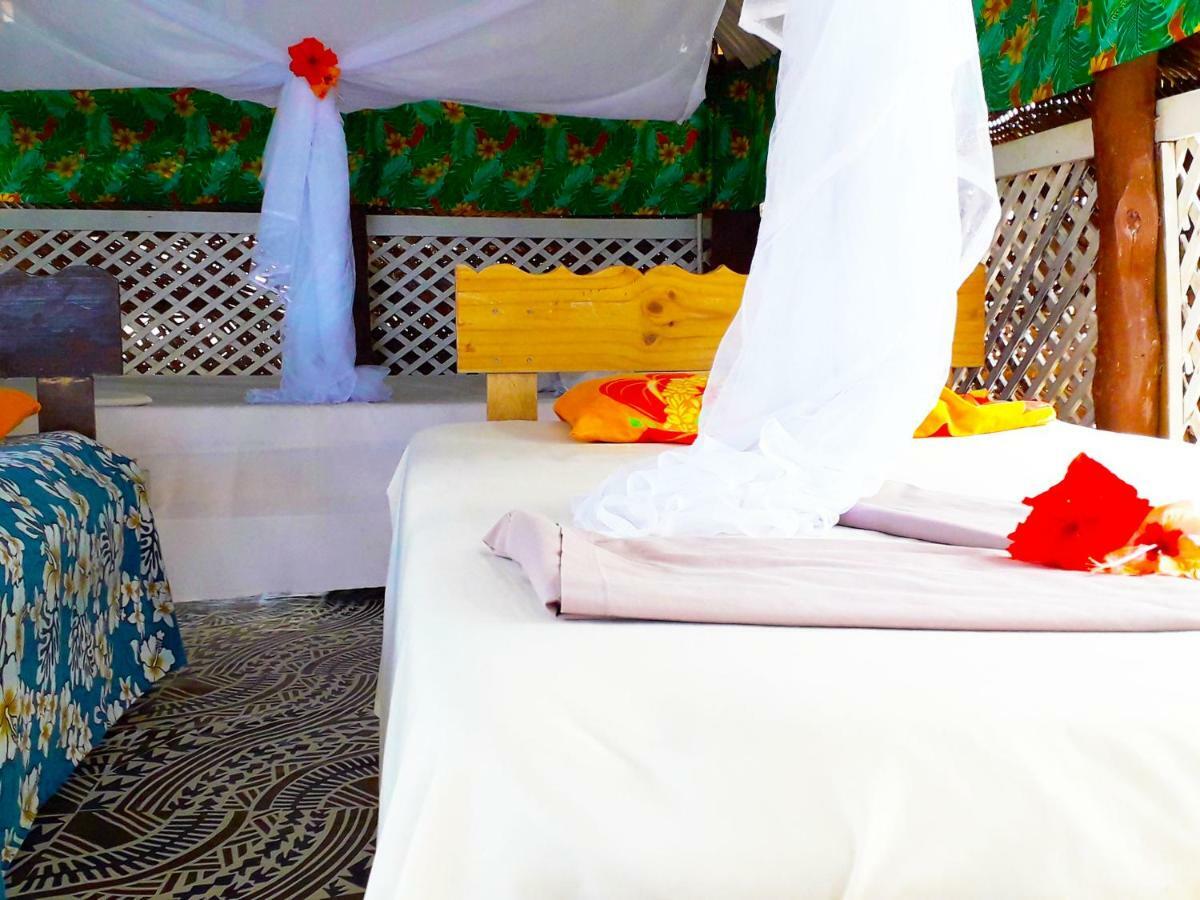 Vacation Beach Fales Hotel Manase Esterno foto