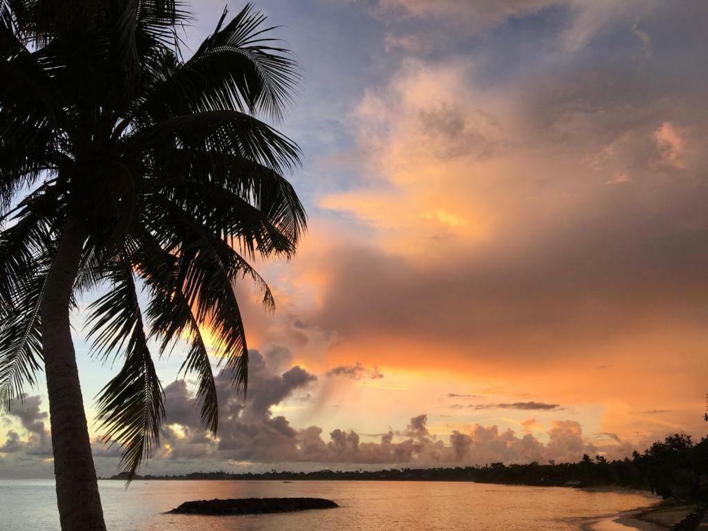 Vacation Beach Fales Hotel Manase Esterno foto
