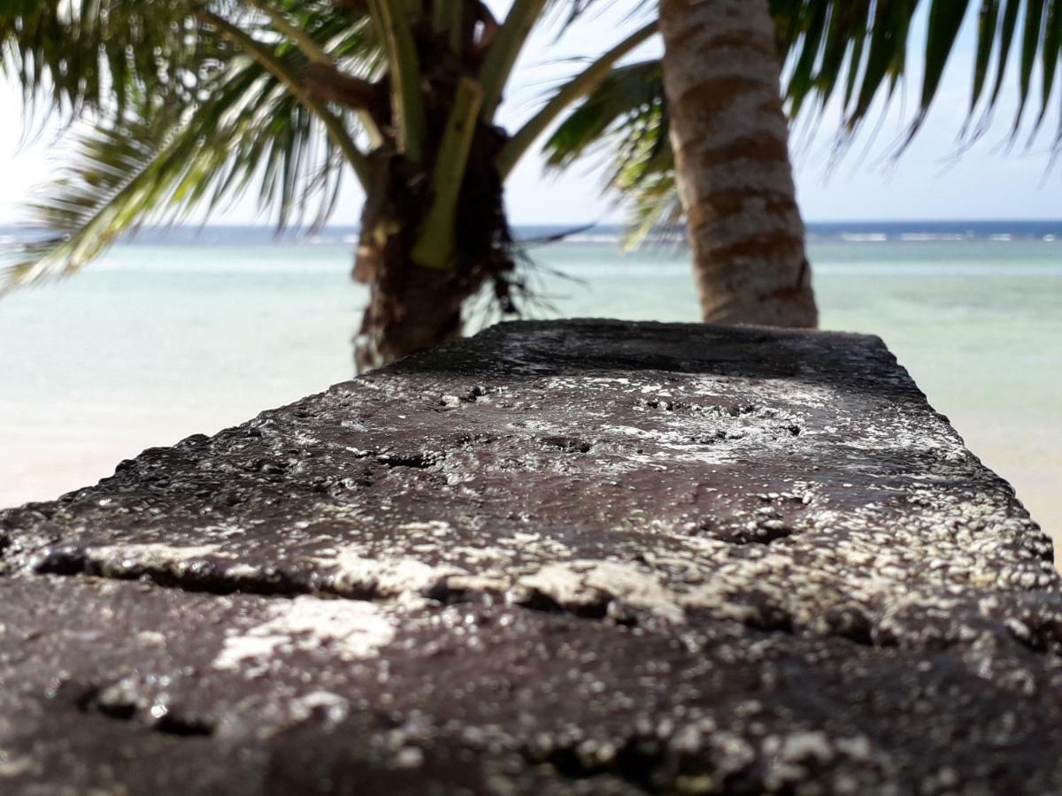 Vacation Beach Fales Hotel Manase Esterno foto