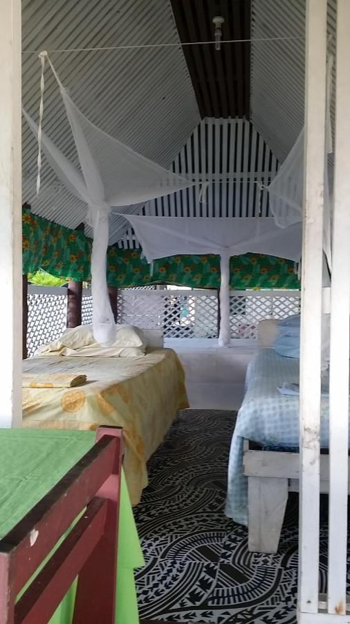 Vacation Beach Fales Hotel Manase Esterno foto